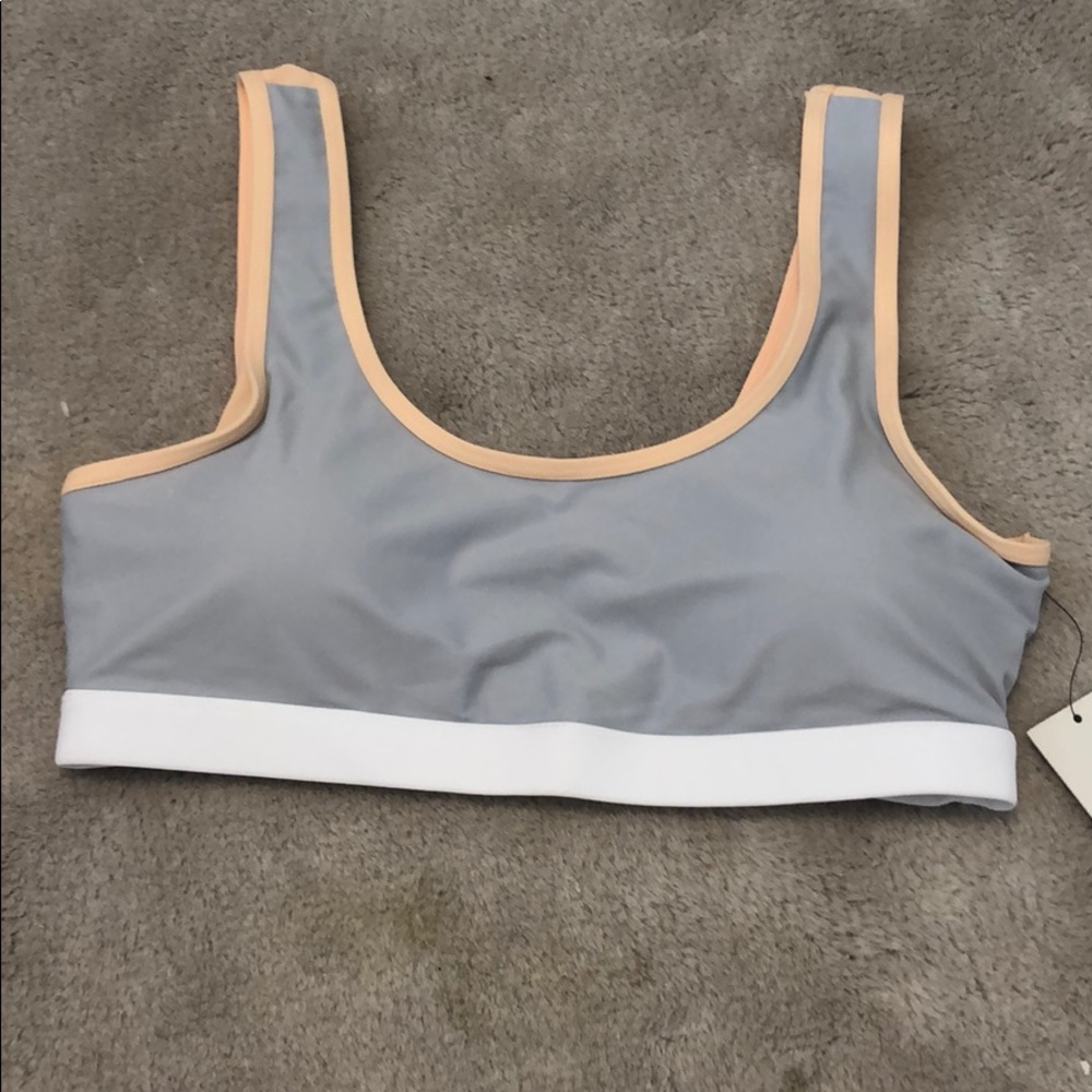 Women’s sports bra
